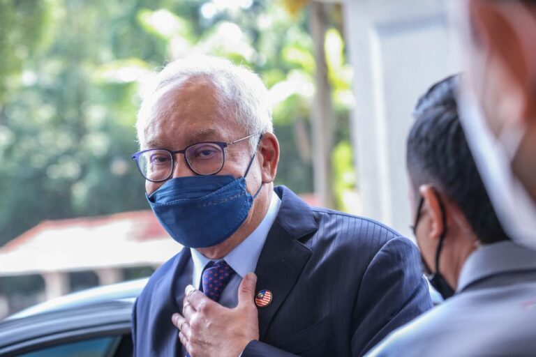 Report: Najib wanted bank jobs for his kids in return for business deals, ex-Goldman banker testifies