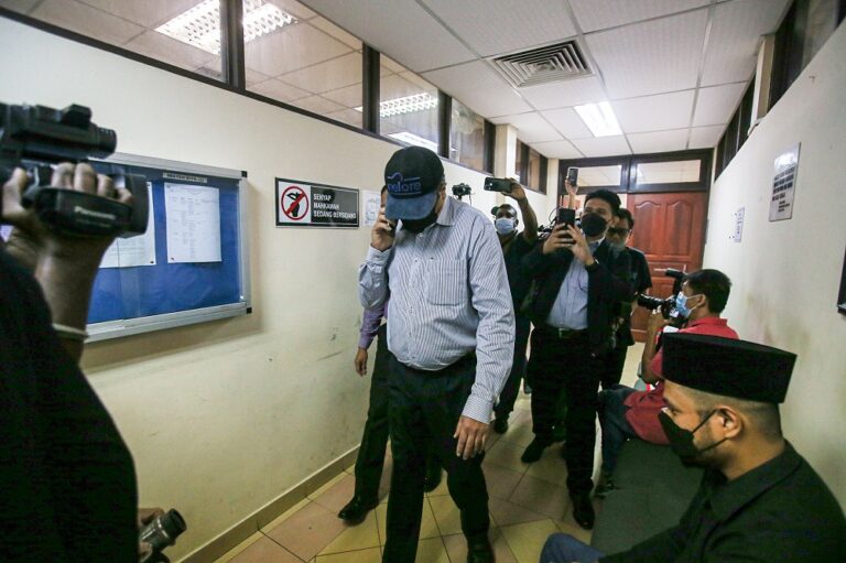 Company director claims trial in Ipoh to CBT charges involving RM5.18m Mitra funds