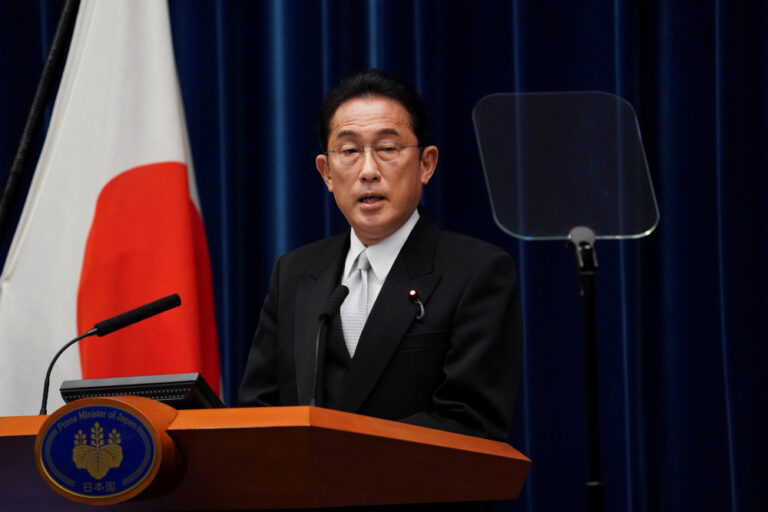 Japan PM to call Ukraine leader over invasion fears