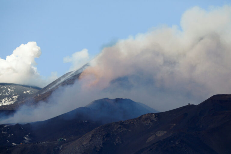 Italy’s Etna spews smoke and ashes, closing airport