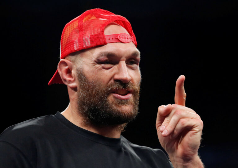 Fury says Whyte has signed up for world title clash