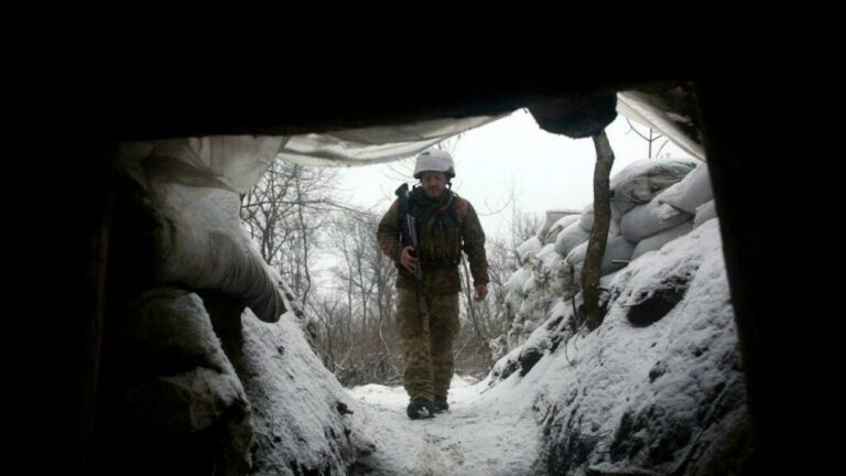 US says Russia inching troops closer to Ukraine, stocking up on blood supplies