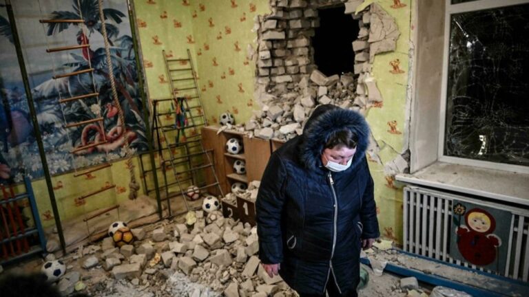 Shellfire as Putin turns up heat on Ukraine and West