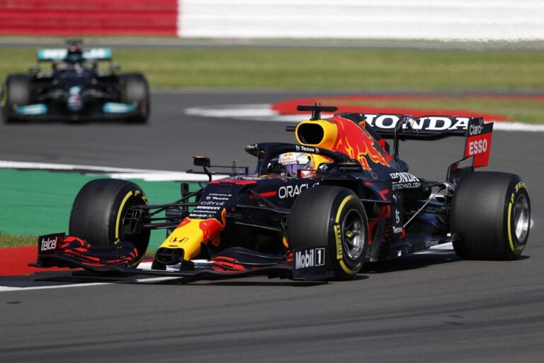 Formula One to hold three sprint races in 2022