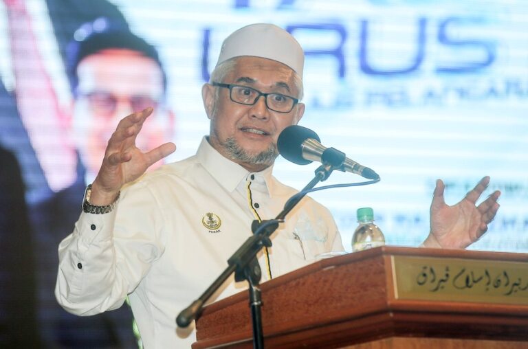 Perak PAS chief ordered to pay RM250,000 to Guan Eng in defamation suit over headscarf fiasco