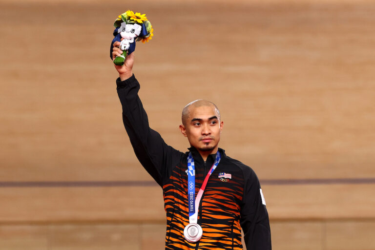 Azizulhasni, Cheong Min win top honours at 2019/2020 National Sports Awards