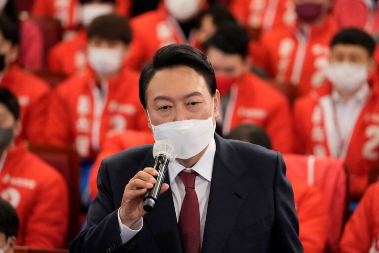 Conservative Yoon wins tight South Korean presidential race