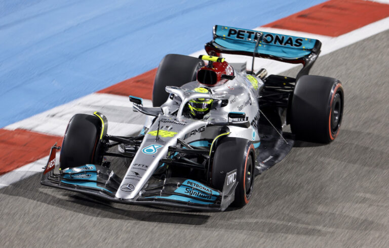 Hamilton puts positive spin on Mercedes struggles