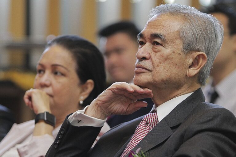 Putrajaya gave Pak Lah RM76m land as parting gift, Dewan Rakyat told