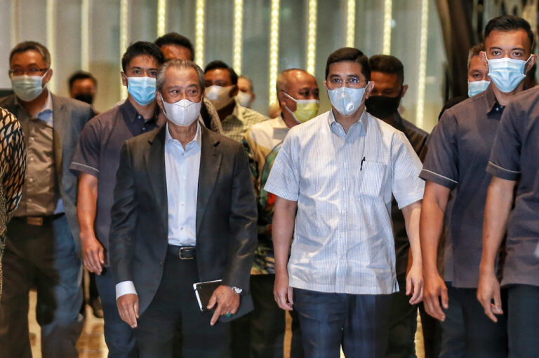 Najib: I will debate Muhyiddin on Felda, Azmin can be his assistant