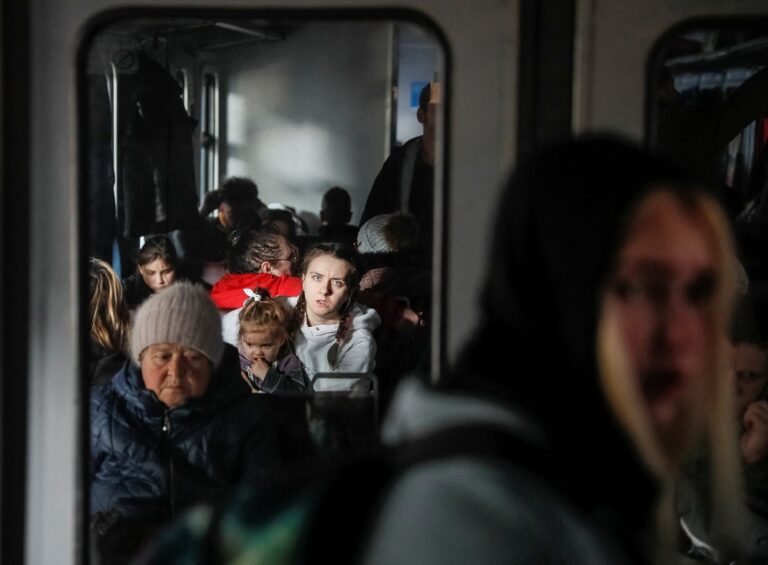 Just over 7,000 people evacuated from Ukrainian cities. Mariupol blocked, says Zelensky