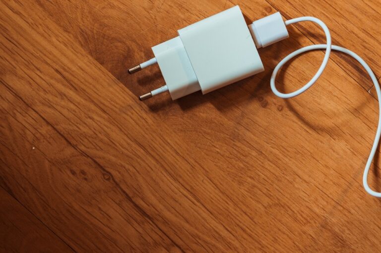 Say goodbye to the default charger that comes with a smartphone