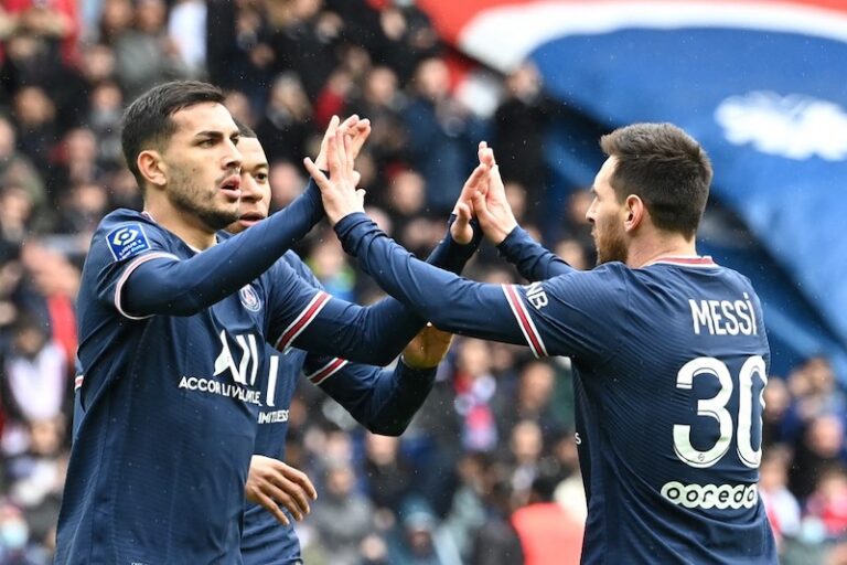 Messi jeered in PSG win over Bordeaux after European meltdown