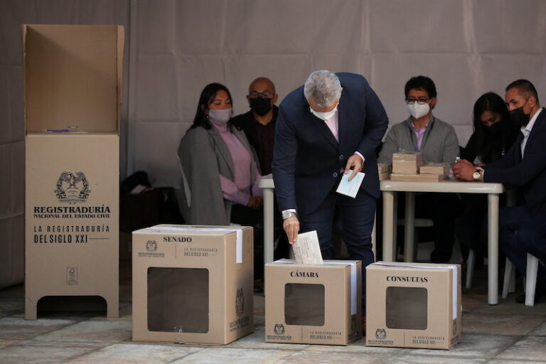 Colombians vote in presidential primaries, legislative contest