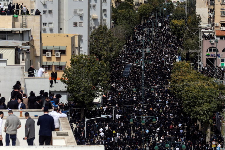 Huge crowds turn out for funeral of ultra-Orthodox Israeli rabbi