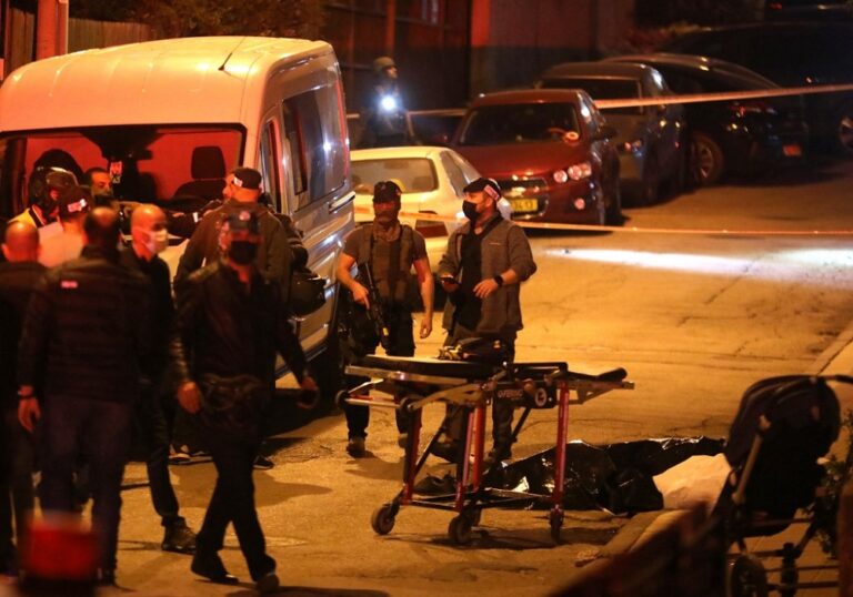 Gun attacks kill five near Tel Aviv, say Israel medics