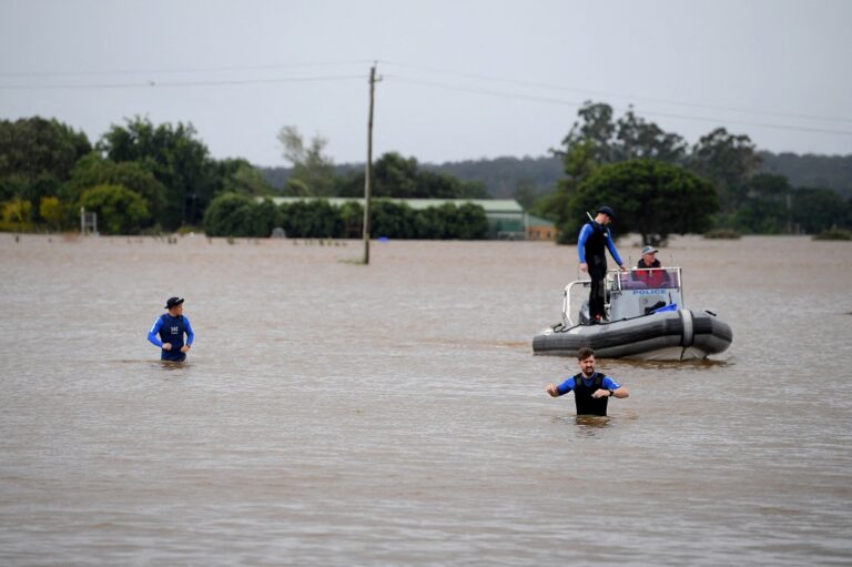 Sydney hit by torrential rains as flood warnings stretch across Australia's east coast