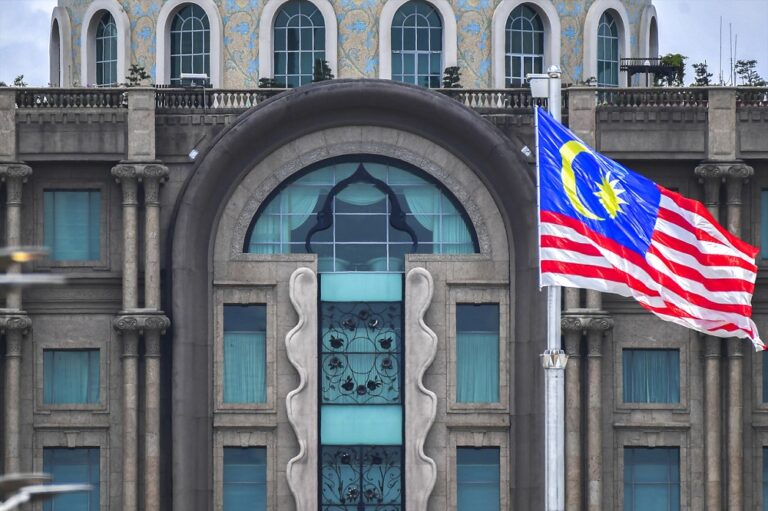 Will Putrajaya bail out GLC Sapura?