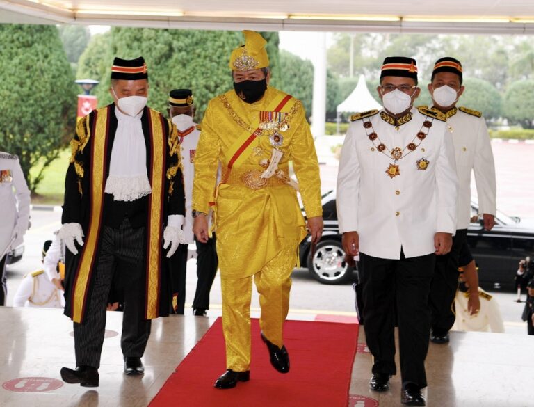 Selangor Sultan advises state govt to emphasise on tackling floods