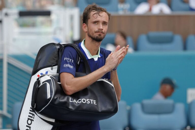 Hurkacz stops Medvedev regaining world No. 1 spot at Miami Open