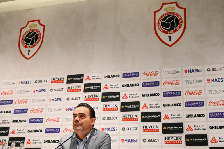 Overmars finds new job at Antwerp shortly after Ajax departure