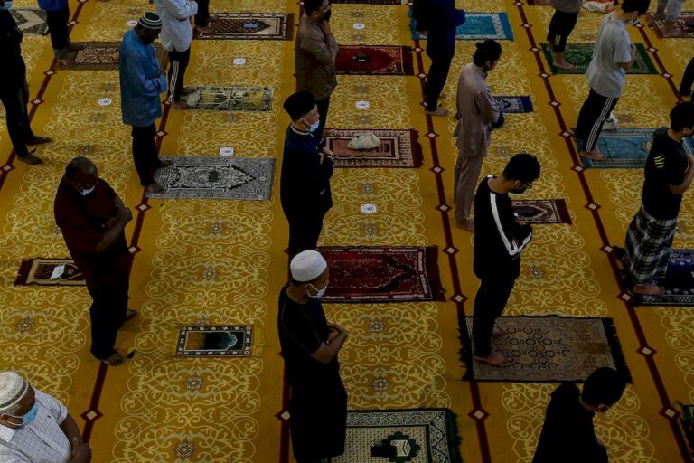 Terengganu Islamic council: Congregational prayers without physical distancing allowed in state from April 1