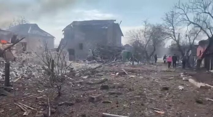 Fighting ongoing inside Ukrainian port city of Mariupol, regional governor says