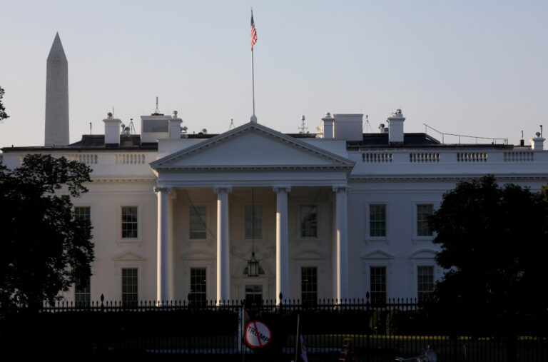 US Congress nearing deal to aid Ukraine, fund government