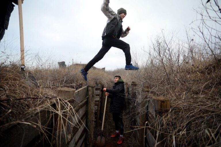 Russian forces to open Mariupol humanitarian corridor for 5 hours