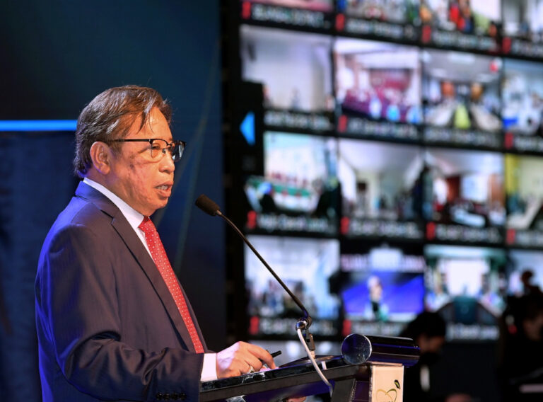 Hydrogen economy: Sarawak needs to produce its own skilled manpower, says Abang Jo