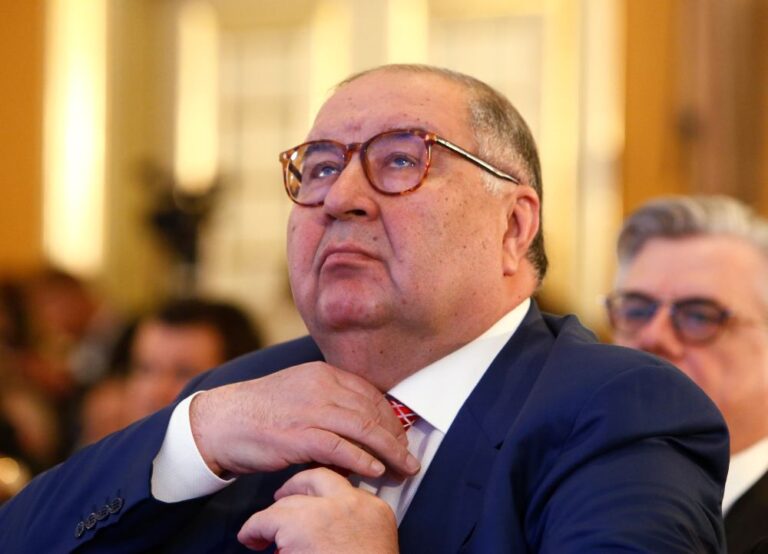 Everton suspend sponsorship agreements with Russian billionaire Usmanov