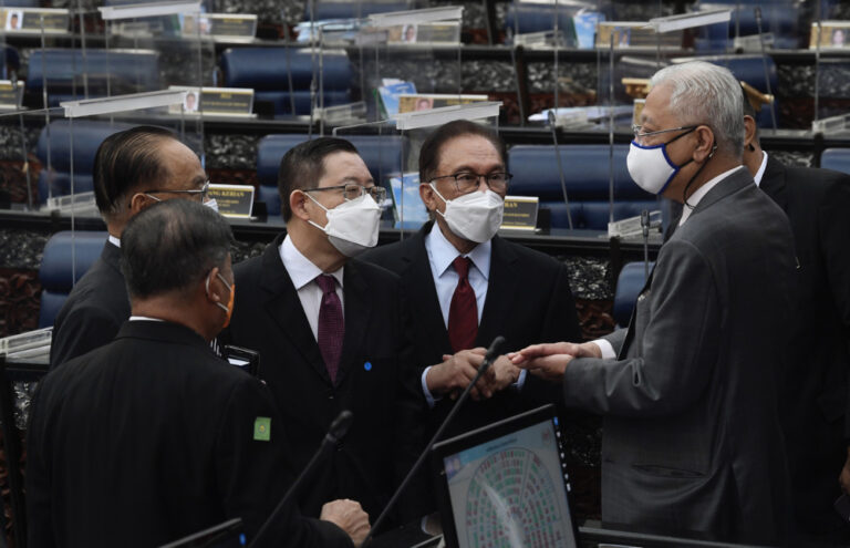 Anwar: PM vows Constitution amendment to enact anti-party hopping law will be tabled next week