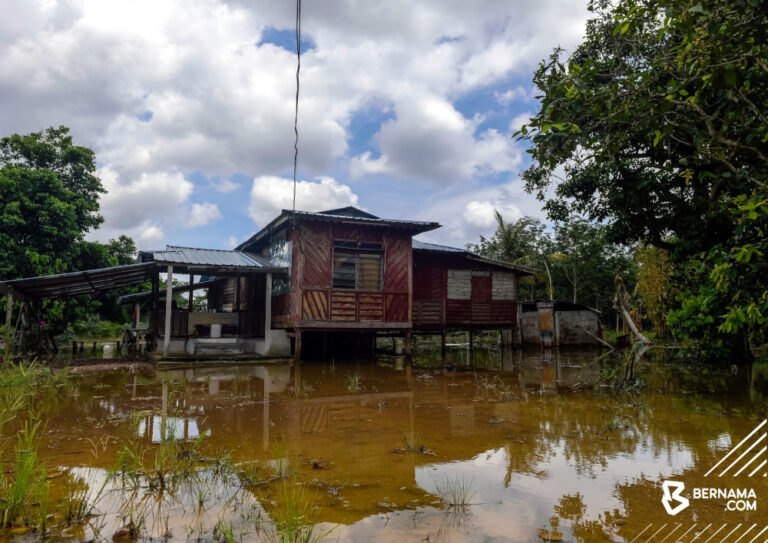 Johor polls: Evacuees hoping floodwaters recede in time to vote