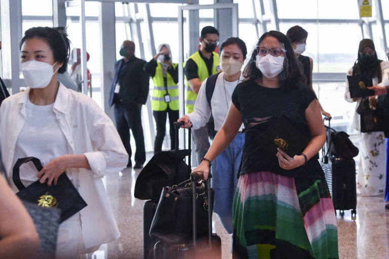 Report: Singapore working with Malaysia to expand land VTL