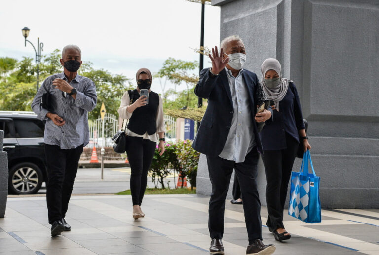 Key witness denies giving contradictory statements to save Bung Moktar, wife Zizie Izette