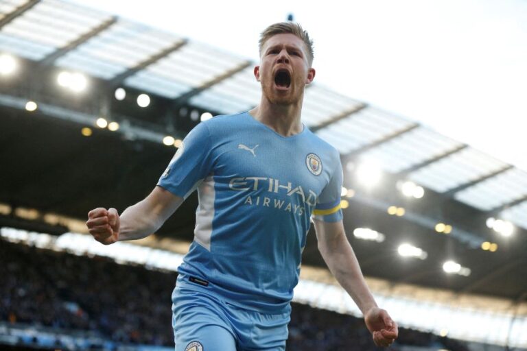 De Bruyne and Mahrez fire Man City to 4-1 win over United