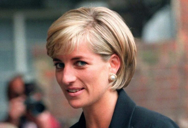BBC pays ‘substantial sum’ to Diana aide over 1995 interview