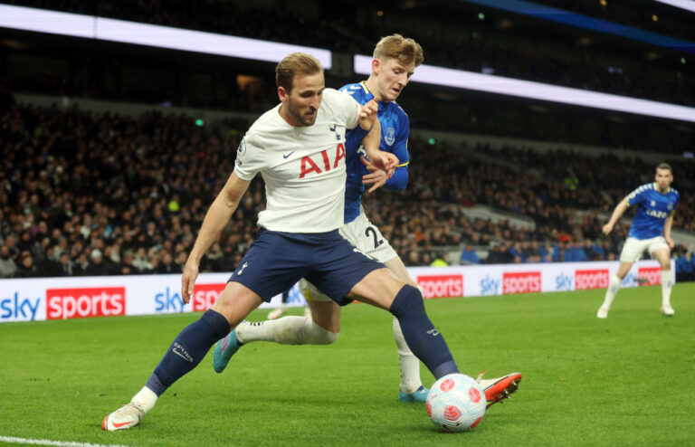 Kane targets Champions League place after Spurs humble Everton
