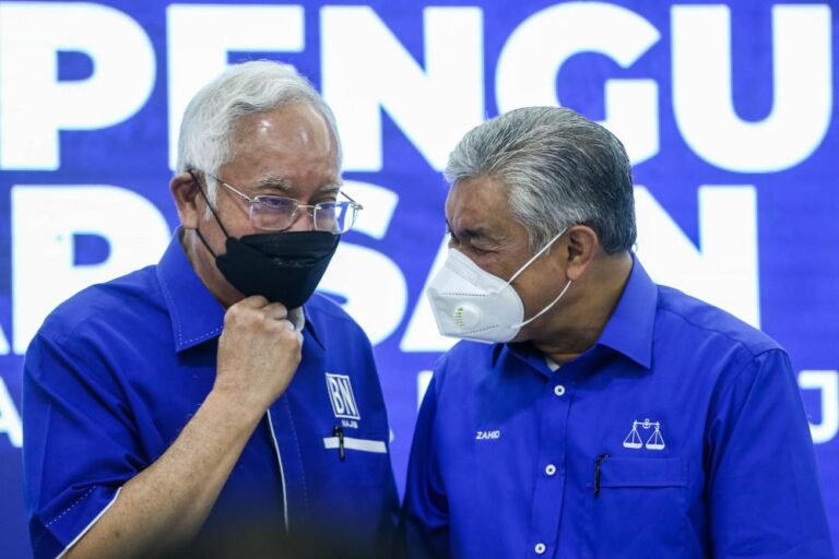 Stop accusations against Foon Yew school, Najib tells Tony Pua