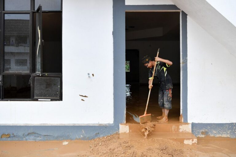 Kelantan flood victims number over 8,100; situation improves in Terengganu