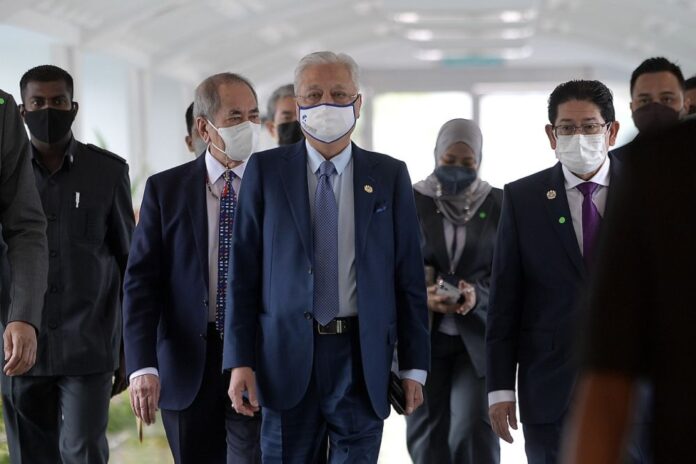 PM Ismail Sabri tells state govts to prioritise, expedite land acquisition for federal projects