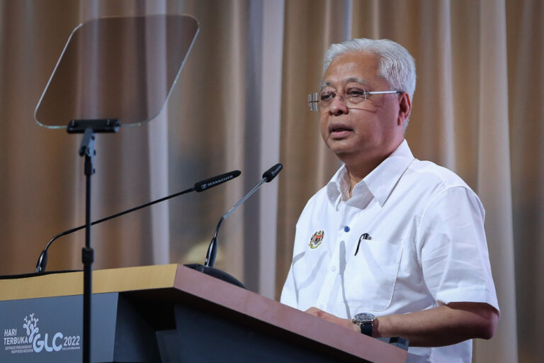 PM: Govt committed to ensure GLC, GLIC employees get at least RM1,500 a month