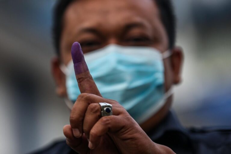 Johor police chief: If anyone tries to stop you from voting this Saturday, lodge a report