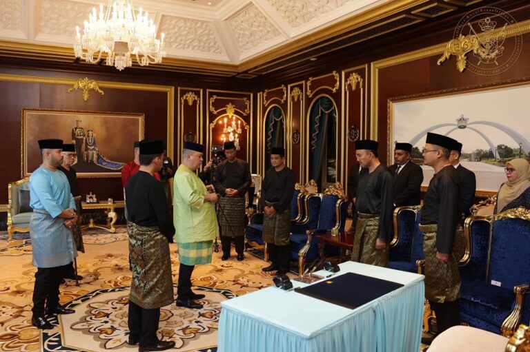 Johor Ruler tells newly-sworn in exco to be diligent, not time for 'honeymoon'