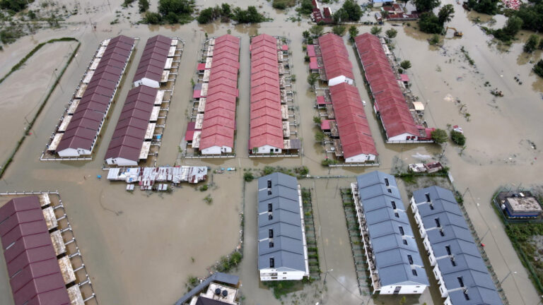 Terengganu, Kelantan flood victims number over 26,000 as of this morning