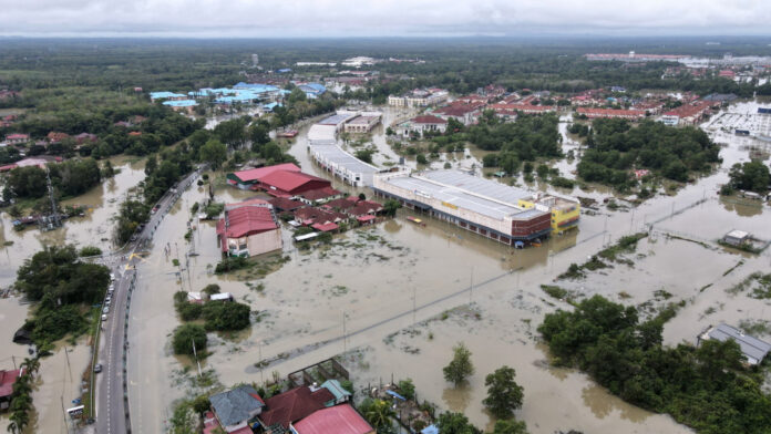 Number of flood evacuees in Kelantan continues to decrease