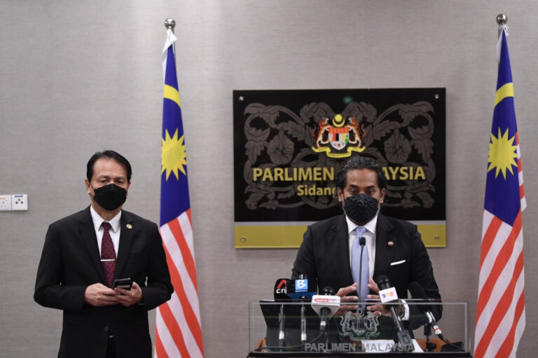 Khairy: Nightclubs still on negative list when country enters transition period