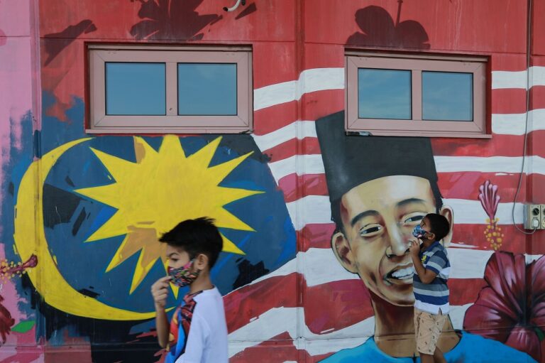 Sarawak minister urges for autonomy over stateless children within the state