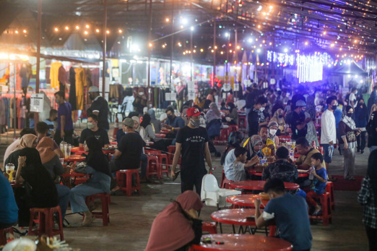 The Malaysian Family Insurance Scheme: Who is it for and what do they get?