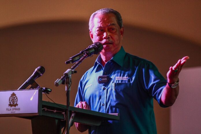 Muhyiddin: Umno leaders have no empathy for questioning Perikatan's promise of free water for low-income households if it wins Johor polls